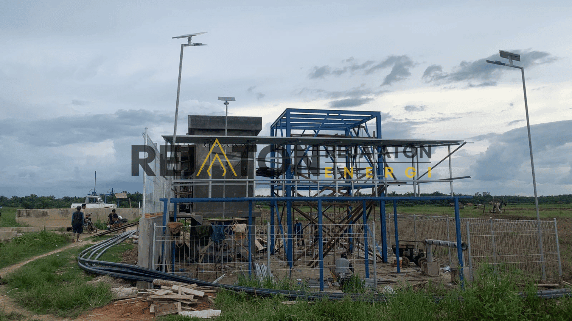 Jual Pompa Lorentz ready stok di Tojo Una-una, Spesifikasi Pompa Tenaga Surya Head : 40 meter Debit : 4 liter/detik PS21800 8-7 di Papua Tengah, Spesifikasi Pompa Tenaga Surya Head : 220 meter Debit : 2 liter/detik PS24000 3-32 di Yapen, Spesifikasi Pompa Lorentz PS2-4000 C-SJ5-25 di Palangka Raya, Spesifikasi Pompa Lorentz PS2-4000 C-SJ8-15 di Nduga, Spesifikasi Pompa Lorentz PS2-4000 C-SJ8-15 di Yogyakarta, Spesifikasi Pompa Lorentz PS2-1800 5-12 untuk Ternate, Distributor Resmi Pompa Tenaga Surya ACDC di Kediri, Jual Pompa Celup Tenaga Surya lengkap dan ready stok di Banjar, Jual Pompa Hybrid ACDC Lengkap dan Ready Stok di Banten, Distributor Resmi Pompa Sibel Tenaga Surya di Jakarta Selatan Kata kunci: Distributor Resmi Pompa Sibel Tenaga Surya di Jakarta Selatan Kebutuhan Solusi Air Berbasis Energi Surya di Jakarta Selatan Jakarta Selatan merupakan wilayah dengan aktivitas pembangunan yang terus berkembang, baik pada sektor permukiman, fasilitas publik, maupun proyek sosial dan lingkungan. Kebutuhan sistem penyediaan air yang efisien dan berkelanjutan menjadi bagian penting dalam mendukung berbagai program pemerintah, lembaga sosial, serta proyek infrastruktur. Dalam konteks tersebut, pemanfaatan pompa air tenaga surya menjadi solusi strategis untuk meningkatkan efisiensi energi dan menekan biaya operasional jangka panjang. Kehadiran rejaton.com, distributor resmi pompa tenaga surya di Jakarta Selatan memberikan akses terhadap teknologi pompa Sibel yang andal dan sesuai standar internasional. Teknologi Pompa Sibel Tenaga Surya yang Teruji Pompa Sibel tenaga surya dikembangkan dengan prinsip efisiensi energi dan keandalan sistem. Berdasarkan informasi teknis dari situs resmi Lorentz sebagai pengembang teknologi pompa tenaga surya global, sistem pompa dirancang untuk bekerja optimal dengan energi matahari tanpa memerlukan baterai. Teknologi pengendali daya cerdas memastikan pompa tetap beroperasi stabil meskipun intensitas sinar matahari berubah. Melalui rejaton.com, distributor resmi pompa tenaga surya, Anda memperoleh akses terhadap pompa Sibel yang dirancang untuk penggunaan jangka panjang dengan perawatan minimal. Dukungan untuk Program Pemerintah dan Kegiatan Sosial Pemilihan distributor resmi merupakan langkah penting dalam menjamin keberhasilan proyek. Pompa Sibel tenaga surya banyak diaplikasikan pada program penyediaan air bersih, kegiatan pemberdayaan masyarakat, serta proyek yang dikelola oleh dinas dan lembaga non profit. Sistem tenaga surya membantu mengurangi ketergantungan pada listrik konvensional dan bahan bakar fosil. Dengan dukungan rejaton.com, distributor resmi pompa tenaga surya, Anda dapat memastikan bahwa sistem yang digunakan sesuai kebutuhan teknis lapangan dan regulasi pengadaan. Keunggulan Pengadaan melalui Distributor Resmi Sebagai Distributor Resmi Pompa Sibel Tenaga Surya di Jakarta Selatan, penyedia resmi menawarkan jaminan keaslian produk, ketersediaan komponen, serta dukungan teknis berkelanjutan. Setiap sistem dirancang agar mudah diintegrasikan dengan sumber air permukaan maupun sumur bor. Pengadaan melalui rejaton.com, distributor resmi pompa tenaga surya juga memberikan kepastian layanan purna jual dan pendampingan teknis yang dibutuhkan oleh kontraktor maupun instansi pelaksana proyek. Komitmen terhadap Keberlanjutan dan Efisiensi Pemanfaatan pompa Sibel tenaga surya sejalan dengan upaya pengurangan emisi dan penerapan energi bersih di kawasan perkotaan. Sistem ini mendukung efisiensi anggaran serta keberlanjutan operasional dalam jangka panjang. Dengan memilih solusi dari rejaton.com, distributor resmi pompa tenaga surya, Anda berkontribusi pada pengelolaan sumber daya air yang lebih ramah lingkungan dan berkelanjutan di Jakarta Selatan., Spesifikasi Pompa Lorentz PS2-1800 C-SJ1-25 untuk Jakarta Utara, Distributor Resmi Pompa Tenaga Surya ACDC di Indragiri Hilir Kata kunci: Distributor Resmi Pompa Tenaga Surya ACDC di Indragiri Hilir Kabupaten Indragiri Hilir memiliki karakter wilayah yang didominasi kawasan pertanian, perkebunan, dan permukiman yang tersebar luas. Kondisi geografis tersebut menuntut sistem penyediaan air yang mampu beroperasi secara stabil dalam jangka panjang. Keterbatasan pasokan listrik di beberapa lokasi menjadikan pompa tenaga surya ACDC sebagai solusi yang semakin relevan. Melalui rejaton.com, distributor resmi pompa tenaga surya, Anda dapat memperoleh sistem pompa yang dirancang untuk mendukung kebutuhan air secara berkelanjutan. Peran Pompa Tenaga Surya ACDC dalam Pengelolaan Air Pompa tenaga surya ACDC merupakan teknologi yang menggabungkan dua sumber energi, yaitu arus searah dari panel surya dan arus bolak-balik dari listrik PLN atau genset. Sistem ini memberikan fleksibilitas tinggi dalam operasional lapangan. Ketika intensitas matahari mencukupi, pompa dapat bekerja menggunakan energi surya. Saat cuaca kurang mendukung, sistem tetap dapat beroperasi dengan sumber listrik alternatif. Dengan konsep tersebut, pompa ACDC menjadi solusi ideal untuk wilayah seperti Indragiri Hilir. Teknologi ini banyak direkomendasikan dalam program pemerintah, proyek sosial, dan pengelolaan air pertanian karena mampu menjaga kontinuitas suplai air. Bagi Anda yang bertanggung jawab dalam pelaksanaan proyek, kestabilan operasional menjadi nilai utama dalam perencanaan sistem air. Standar Teknologi Mengacu pada Lorentz Sistem pompa tenaga surya modern saat ini banyak mengacu pada teknologi yang dikembangkan oleh Lorentz, produsen pompa tenaga surya yang dikenal secara global. Berdasarkan keterangan resmi Lorentz, pompa surya dirancang untuk bekerja efisien tanpa baterai, menggunakan kontroler pintar yang mampu menyesuaikan daya secara otomatis. Teknologi tersebut memastikan pompa tetap bekerja optimal meskipun kondisi cahaya matahari berubah. Pendekatan ini memberikan keuntungan besar bagi proyek air bersih dan irigasi karena mengurangi kompleksitas sistem, menekan biaya perawatan, serta meningkatkan umur operasional peralatan. Dukungan untuk Program Pemerintah dan Sosial Pengadaan pompa melalui rejaton.com, distributor resmi pompa tenaga surya memberikan jaminan kesesuaian spesifikasi dengan kebutuhan lapangan. Sistem pompa ACDC banyak diterapkan pada program penyediaan air bersih, pengembangan jaringan irigasi, serta kegiatan pemberdayaan masyarakat. Bagi lembaga sosial dan kelompok tani, teknologi ini membantu mengurangi ketergantungan terhadap bahan bakar fosil. Penggunaan energi surya juga mendukung kebijakan pembangunan berkelanjutan. Anda dapat mengelola anggaran secara lebih efisien karena biaya operasional jangka panjang menjadi jauh lebih rendah dibandingkan sistem konvensional. Ketersediaan Produk dan Layanan Teknis Melalui rejaton.com, distributor resmi pompa tenaga surya, sistem pompa ACDC tersedia dalam kondisi lengkap dan siap digunakan. Setiap paket disesuaikan dengan kebutuhan debit air, kedalaman sumber, serta kondisi lokasi proyek. Dukungan teknis profesional diberikan mulai dari perencanaan hingga instalasi. Pendampingan ini bertujuan memastikan sistem bekerja aman, efisien, dan berumur panjang. Dengan memilih rejaton.com, distributor resmi pompa tenaga surya, Anda memperoleh solusi pompa tenaga surya ACDC yang terpercaya untuk mendukung kebutuhan air di Indragiri Hilir secara berkelanjutan, Distributor Resmi Pompa Celup Tenaga Surya di Bekasi, Distributor Resmi Pompa Hybrid ACDC di Mukomuko, Jual Pompa Tenaga Surya lengkap dan ready stok di Langsa, Jual Pompa Hybrid ACDC lengkap dan ready stok di Sumatera Utara